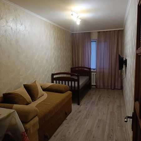 Apartments Near The Trinity Church On Dovzhenko Street,102 Chernihiv Bagian luar foto